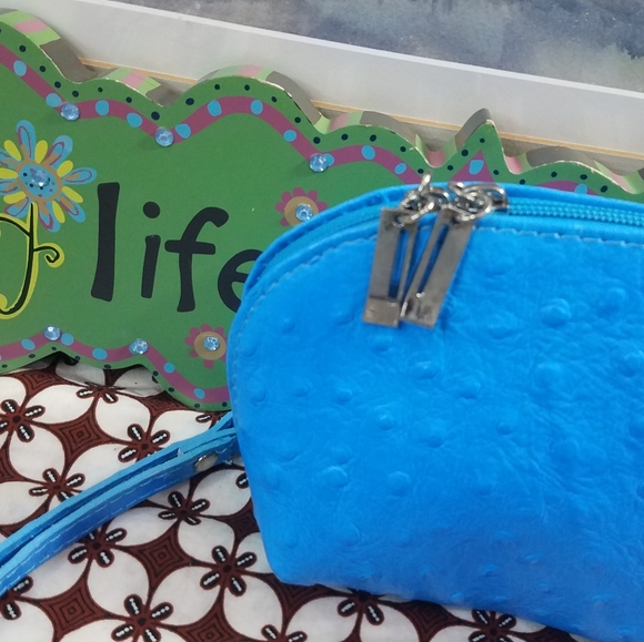 Blue Italian Leather Pouch - Picture 4 of 10